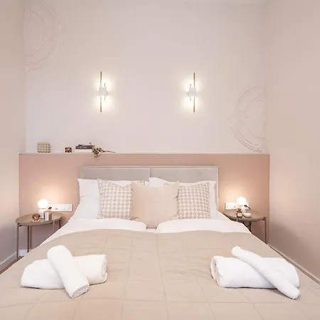A43 - Akacfa Street Heritage - Location By Bqa Apartment Budapest