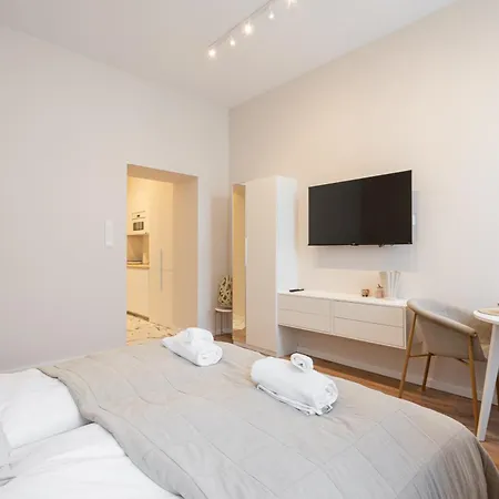 A43 - Akacfa Street Heritage - Location By Bqa Apartment *
